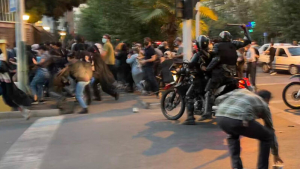 IRAN: GELEAKTE OFFIZIELLE DOKUMENTE ORDNEN GEWALTSAME NIEDERSCHLAGUNG DER PROTESTE AN