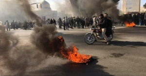 Amnesty International:Iran: Die Welt muss die Anwendung tödlicher Gewalt gegen Demonstranten nachdrücklich verurteilen, da die Zahl der Todesopfer auf 143 steigt