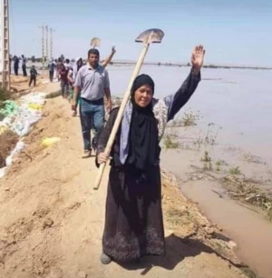 قوات الامن و الاستخبارات الايرانية تتداهم عدد من مراكز اللجان الشعبية لسماعدة منكوبي الفيضانات